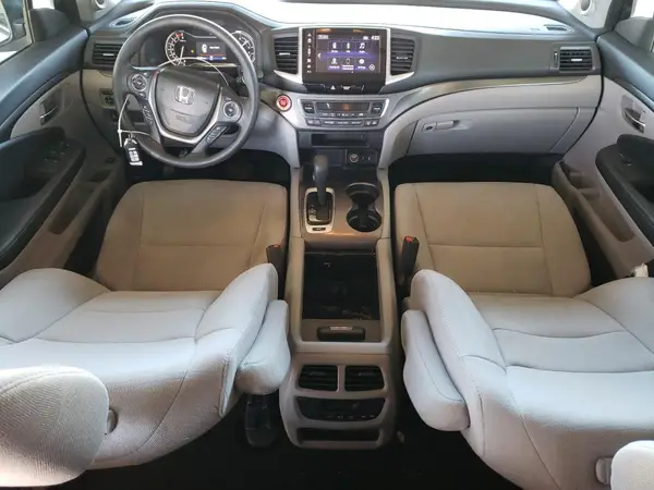 5FNYF6H39HB093472 2017 HONDA PILOT - Image 8