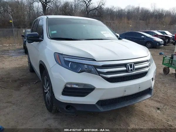 5FNYF6H39JB019278 2018 HONDA PILOT - Image 1