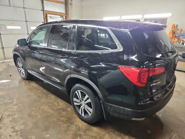 5FNYF6H39JB070876 2018 HONDA PILOT - Image 2