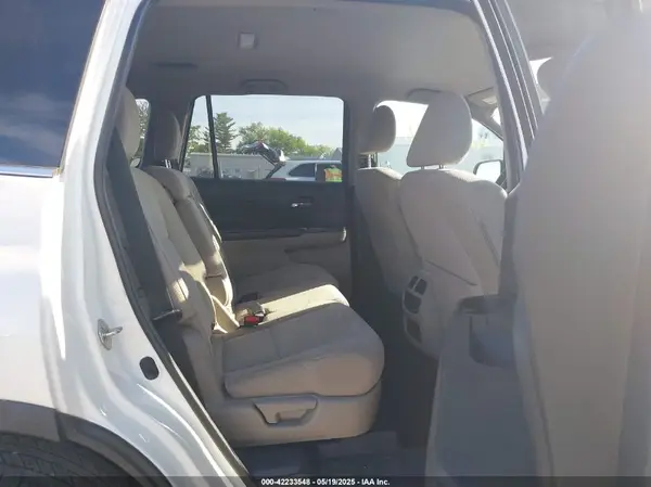 5FNYF6H3XHB051344 2017 HONDA PILOT - Image 8