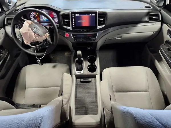 5FNYF6H3XHB052333 2017 HONDA PILOT - Image 8