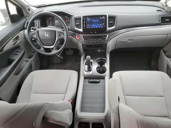 5FNYF6H3XHB064966 2017 HONDA PILOT - Image 8