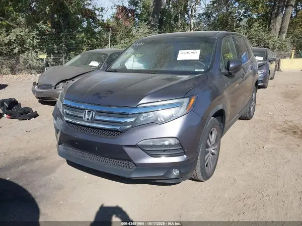 5FNYF6H3XJB021900 2018 HONDA PILOT - Image 2