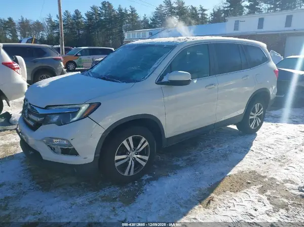 5FNYF6H3XJB028149 2018 HONDA PILOT - Image 2