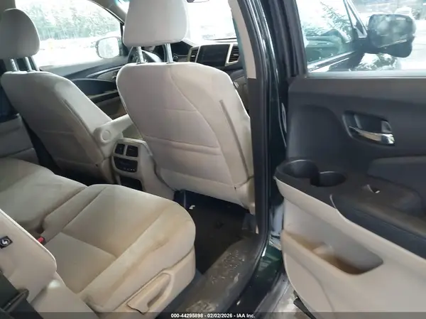5FNYF6H3XJB068361 2018 HONDA PILOT - Image 8