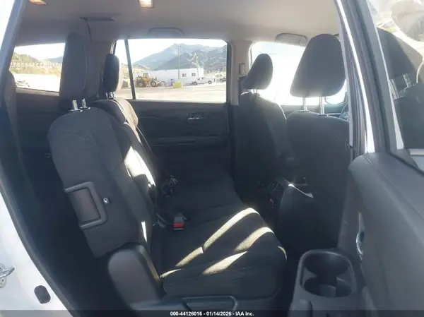 5FNYF6H3XJB069042 2018 HONDA PILOT - Image 8