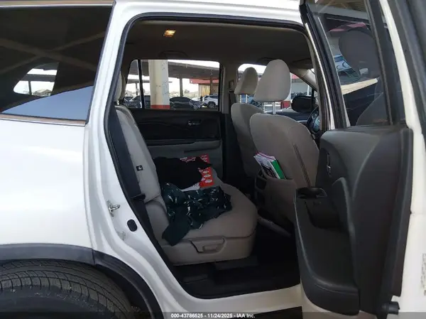 5FNYF6H41GB082683 2016 HONDA PILOT - Image 8