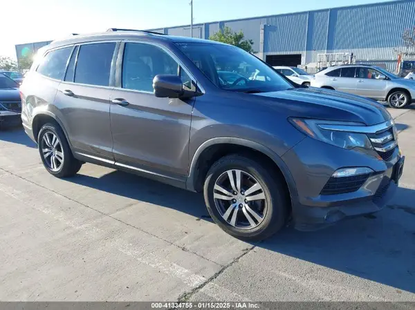 5FNYF6H42JB030759 2018 HONDA PILOT - Image 1
