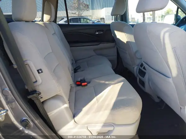 5FNYF6H42JB030759 2018 HONDA PILOT - Image 8