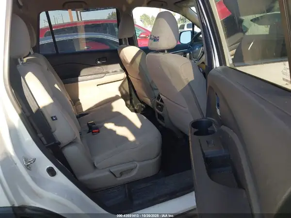 5FNYF6H43HB034135 2017 HONDA PILOT - Image 8
