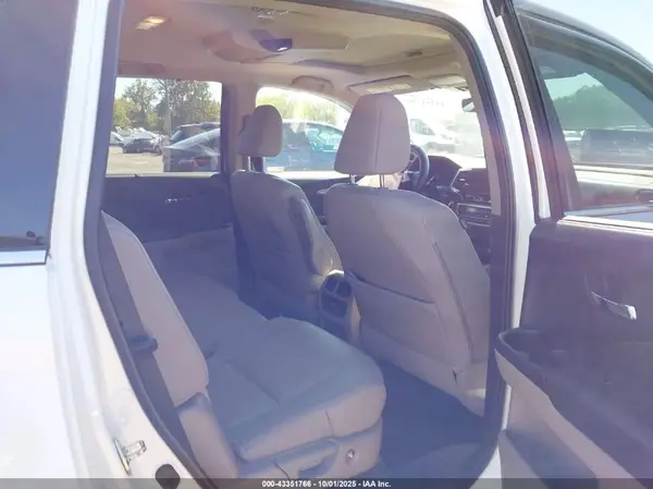 5FNYF6H45KB079018 2019 HONDA PILOT - Image 8