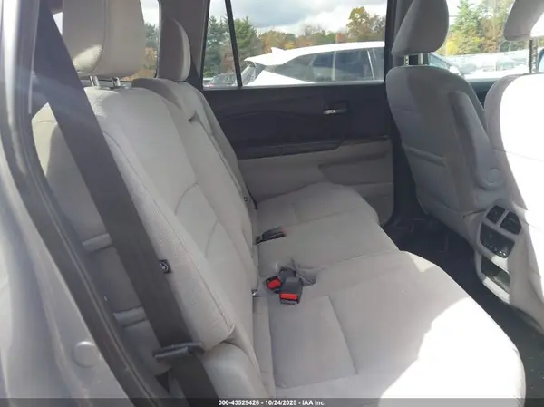 5FNYF6H46JB067703 2018 HONDA PILOT - Image 8