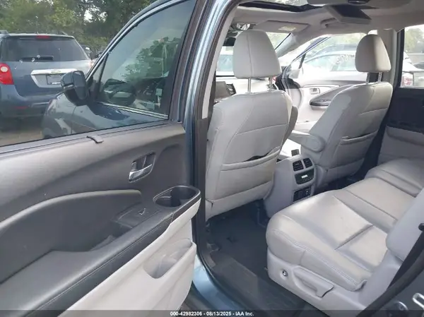 5FNYF6H4XKB002614 2019 HONDA PILOT - Image 8