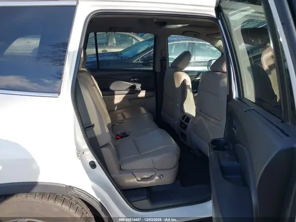 5FNYF6H4XKB042904 2019 HONDA PILOT - Image 8