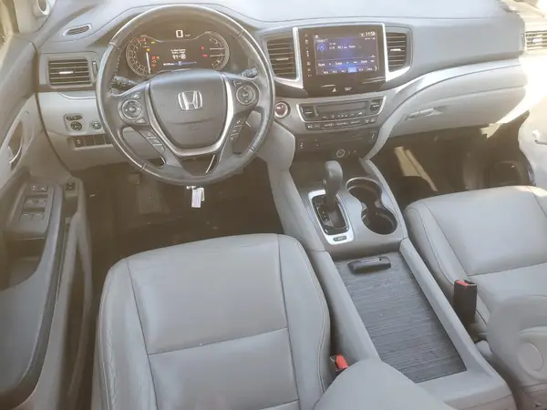 5FNYF6H50HB007953 2017 HONDA PILOT - Image 8