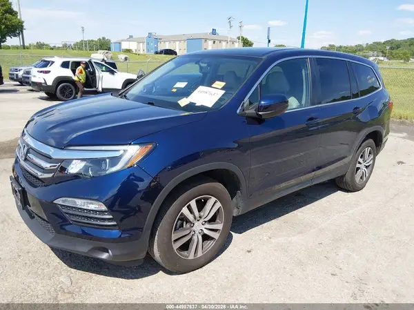 5FNYF6H50HB063827 2017 HONDA PILOT - Image 2