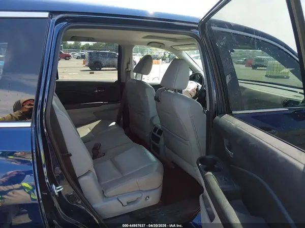 5FNYF6H50HB063827 2017 HONDA PILOT - Image 8
