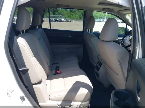 5FNYF6H50HB102397 2017 HONDA PILOT - Image 8