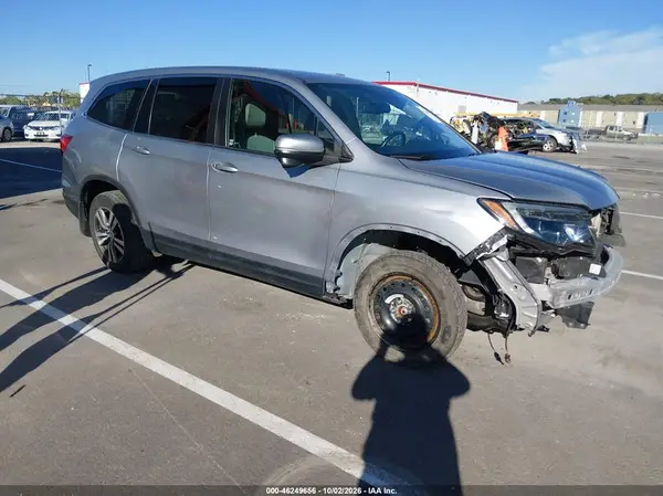 5FNYF6H50JB013662 2018 HONDA PILOT - Image 1