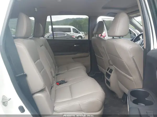 5FNYF6H50JB032275 2018 HONDA PILOT - Image 8