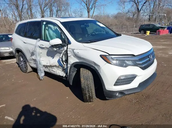5FNYF6H50JB049819 2018 HONDA PILOT - Image 1