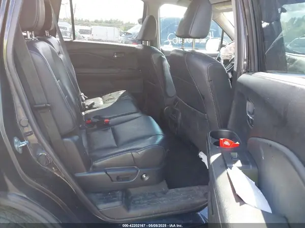 5FNYF6H50JB052106 2018 HONDA PILOT - Image 8