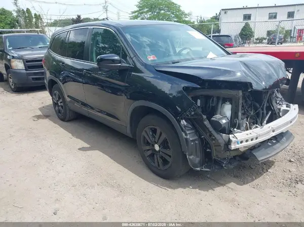 5FNYF6H50JB052185 2018 HONDA PILOT - Image 1