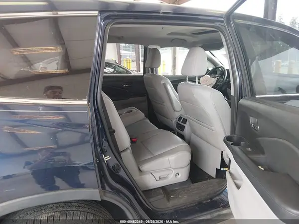 5FNYF6H50JB070492 2018 HONDA PILOT - Image 8