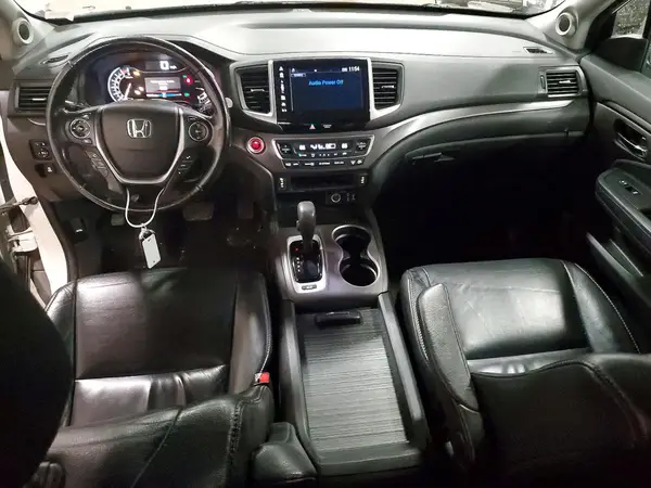 5FNYF6H51HB009856 2017 HONDA PILOT - Image 8