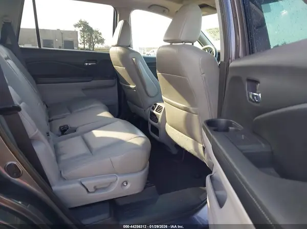 5FNYF6H51HB019495 2017 HONDA PILOT - Image 8