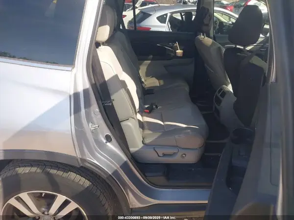 5FNYF6H51HB069040 2017 HONDA PILOT - Image 8