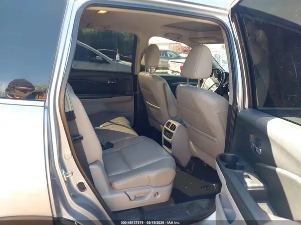 5FNYF6H51HB101002 2017 HONDA PILOT - Image 8