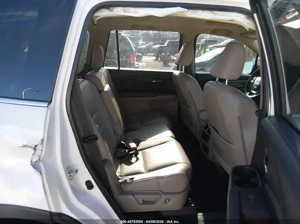 5FNYF6H51JB058058 2018 HONDA PILOT - Image 8