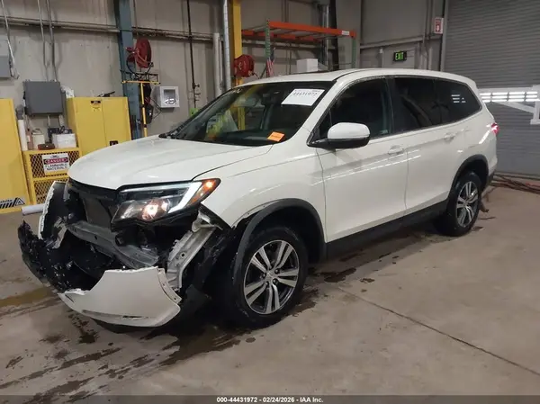 5FNYF6H51JB068895 2018 HONDA PILOT - Image 2