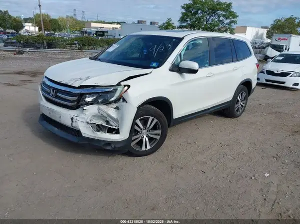 5FNYF6H51JB069481 2018 HONDA PILOT - Image 2