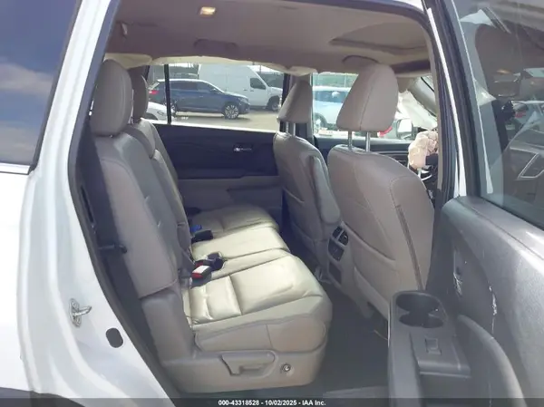 5FNYF6H51JB069481 2018 HONDA PILOT - Image 8