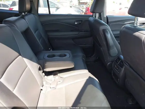5FNYF6H51KB025076 2019 HONDA PILOT - Image 8
