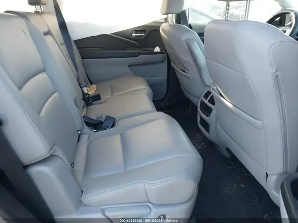 5FNYF6H51MB062616 2021 HONDA PILOT - Image 8