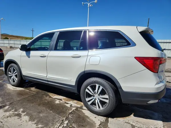 5FNYF6H52GB070597 2016 HONDA PILOT - Image 2