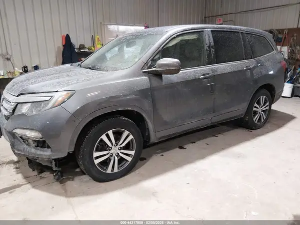 5FNYF6H52HB007825 2017 HONDA PILOT - Image 2