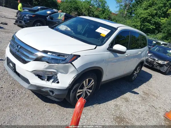 5FNYF6H52HB009848 2017 HONDA PILOT - Image 2