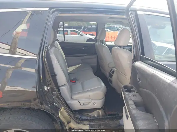 5FNYF6H52HB018971 2017 HONDA PILOT - Image 8