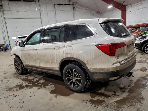 5FNYF6H52HB020204 2017 HONDA PILOT - Image 2