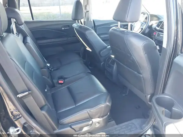 5FNYF6H52HB038749 2017 HONDA PILOT - Image 8