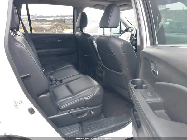 5FNYF6H52HB040775 2017 HONDA PILOT - Image 8