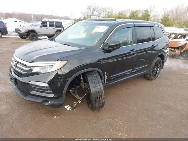 5FNYF6H52HB045443 2017 HONDA PILOT - Image 2