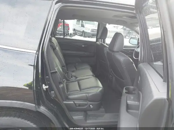 5FNYF6H52HB045443 2017 HONDA PILOT - Image 8