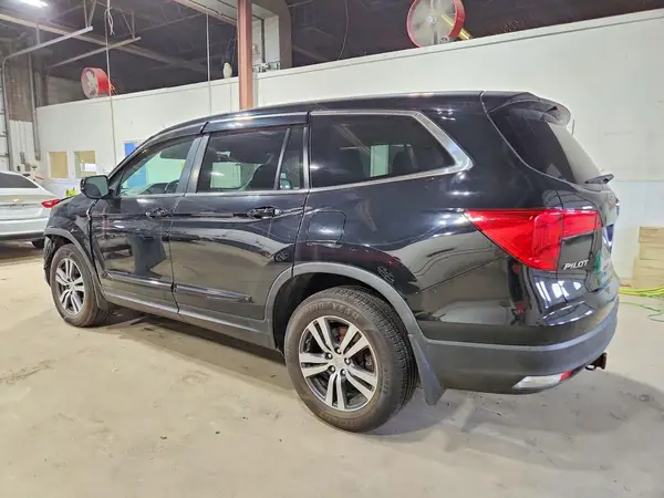 5FNYF6H52HB055891 2017 HONDA PILOT - Image 2