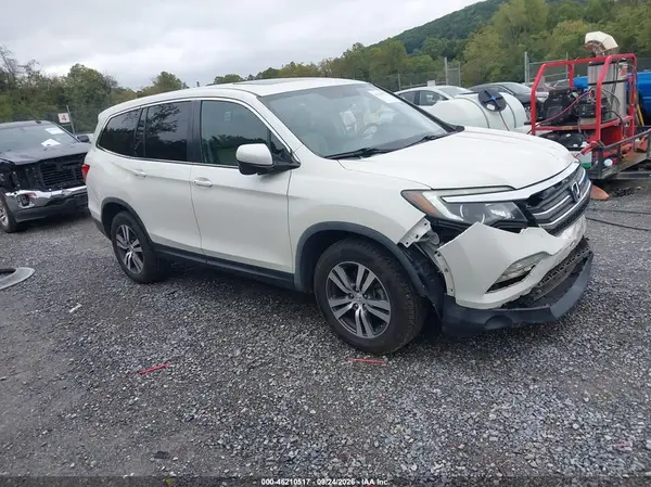 5FNYF6H52HB076577 2017 HONDA PILOT - Image 1