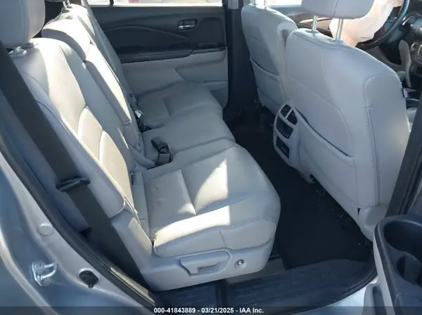 5FNYF6H52HB079737 2017 HONDA PILOT - Image 8